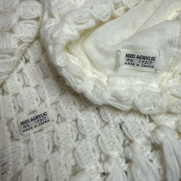 Vintage White Hand Crocheted Winter Beanie Pom & Scarf Set Fringe Made in Japan - Picture 5 of 12
